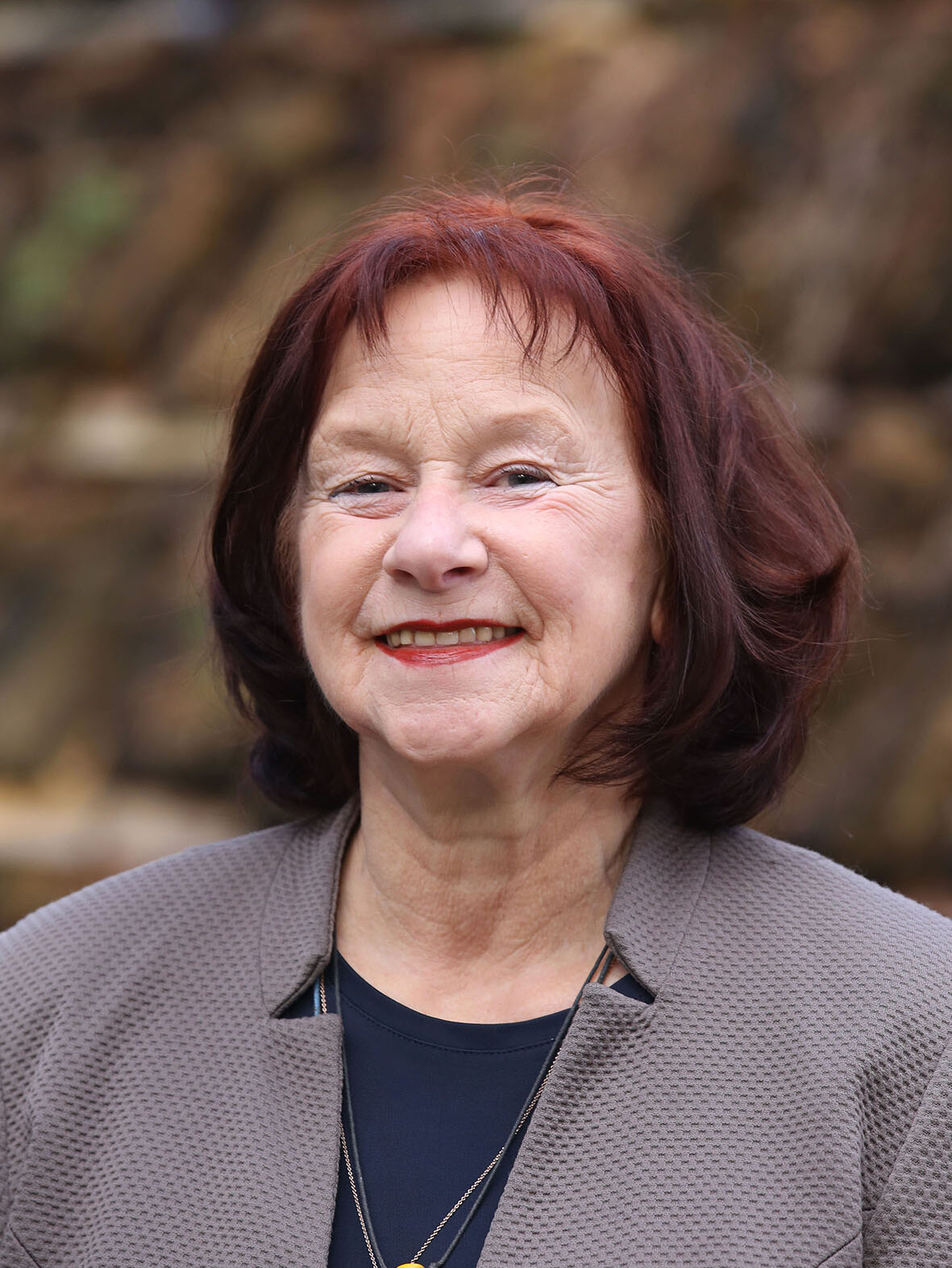 Portrait 2 lächelnd